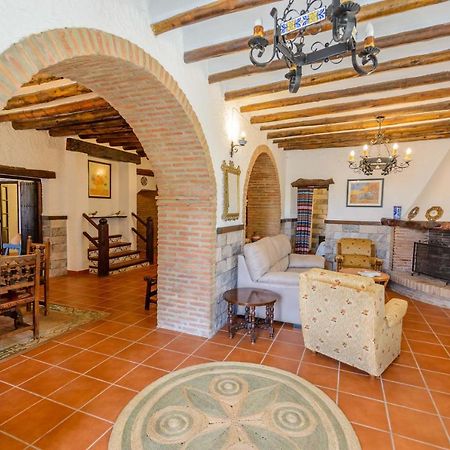 Holiday Home El Pilarillo Piscina Compartida Alcaucín المظهر الخارجي الصورة