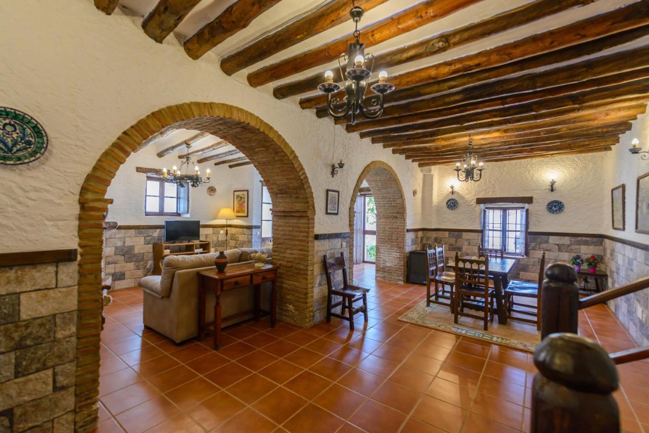 Holiday Home El Pilarillo Piscina Compartida Alcaucín المظهر الخارجي الصورة