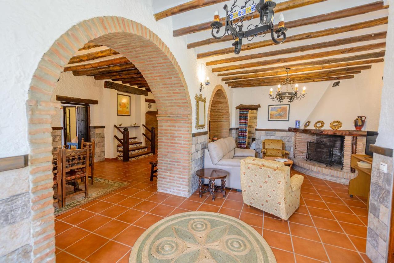 Holiday Home El Pilarillo Piscina Compartida Alcaucín المظهر الخارجي الصورة